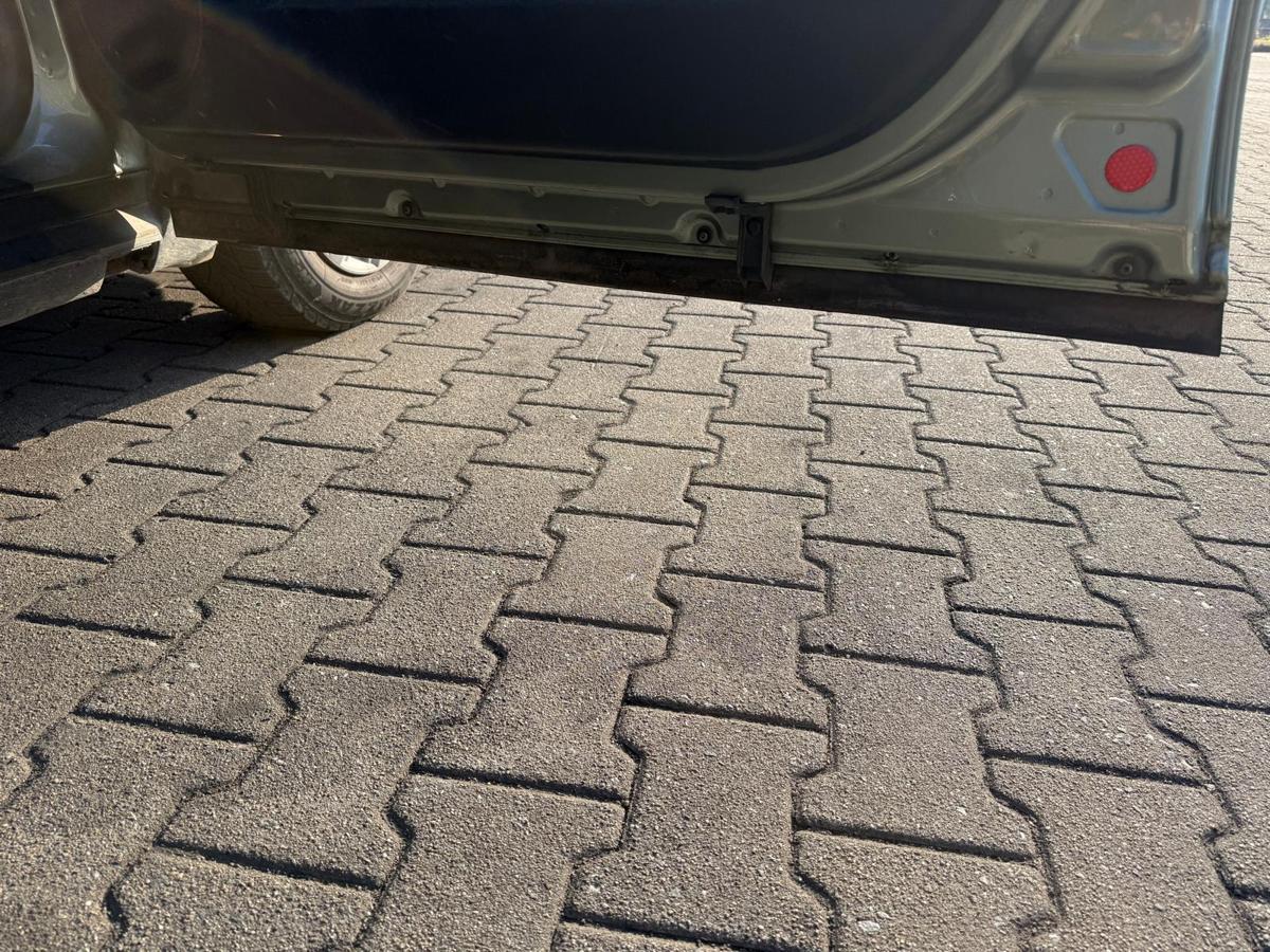 VW Passat 3BG original Tür vorn rechts LA6W Frescogrünmetallic Rohbau BJ01